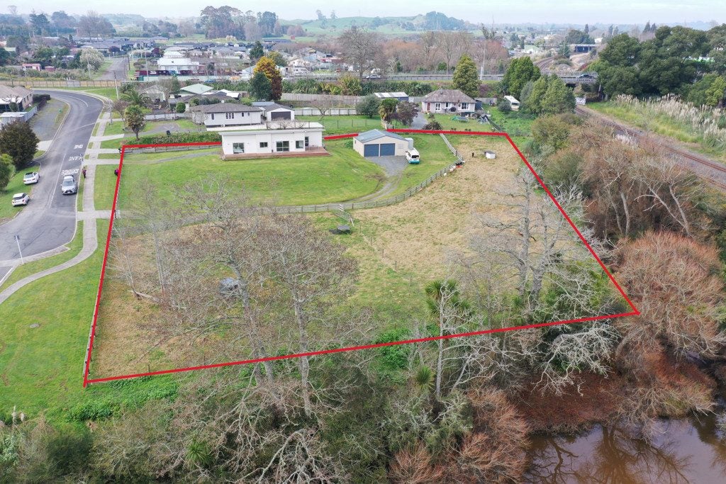 9 Watts Grove, Taupiri, Taupiri - Carousel 27