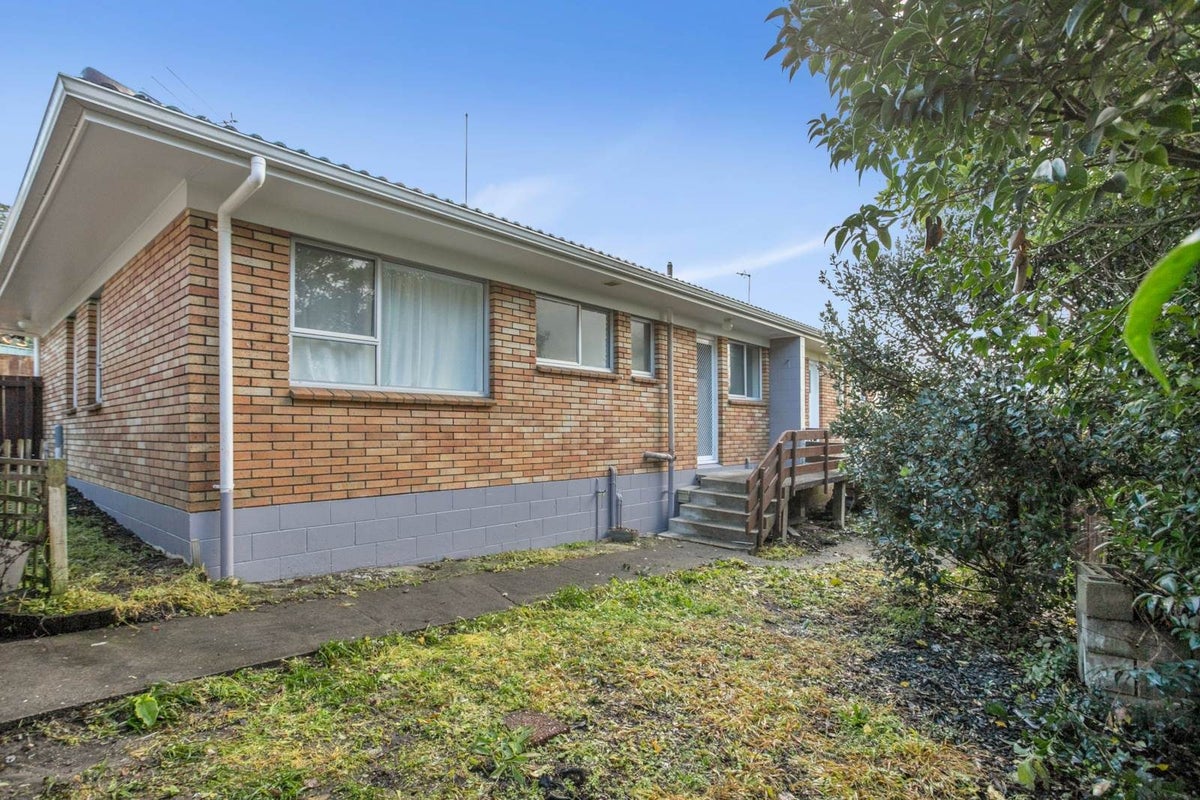 2/6 Pamela Place, New Lynn, Auckland - Carousel 10
