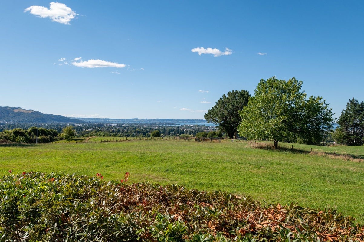 8 Mokoia Drive, Tihiotonga, Rotorua - Carousel 1