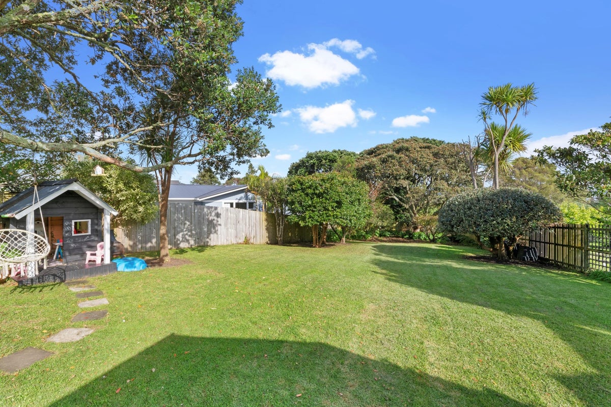 1399 Whangaparaoa Road, Army Bay, Whangaparaoa - Carousel 2