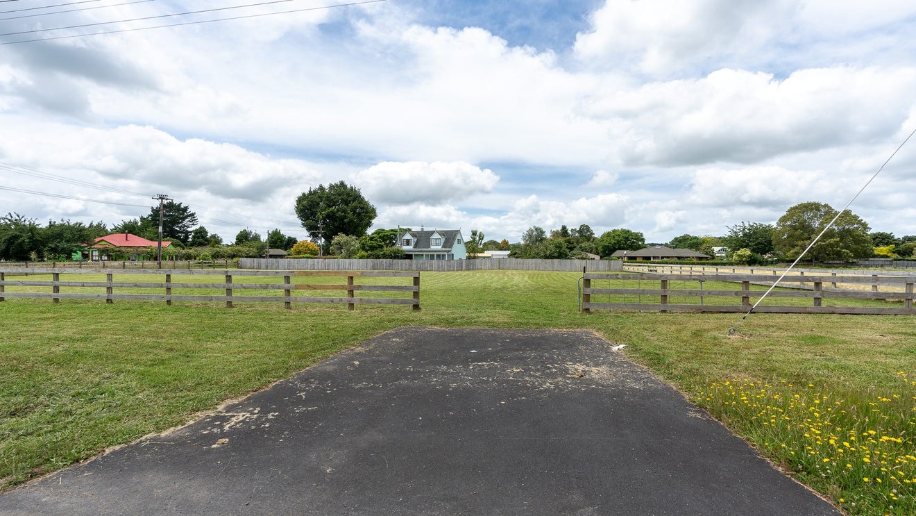 165 McClure Street, Pirongia, Pirongia - Carousel 1