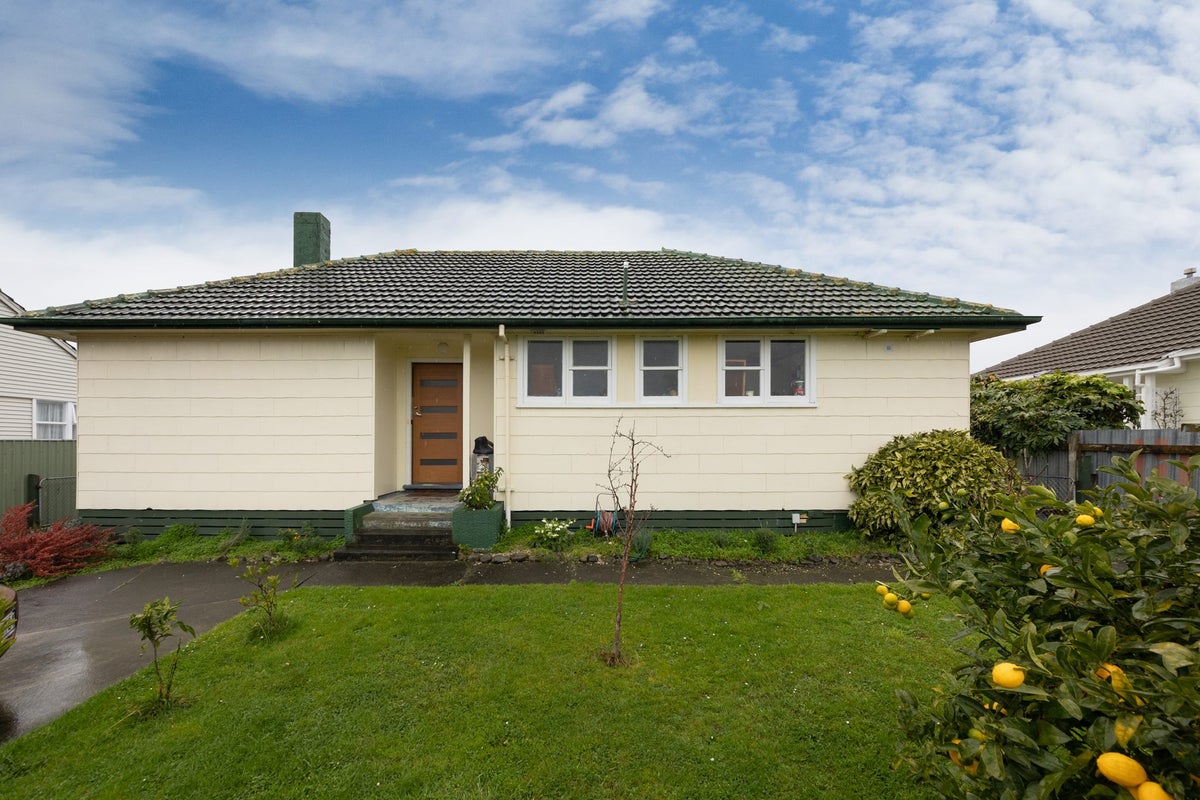 15 Cardiff Street, Awapuni, Palmerston North - Carousel 2