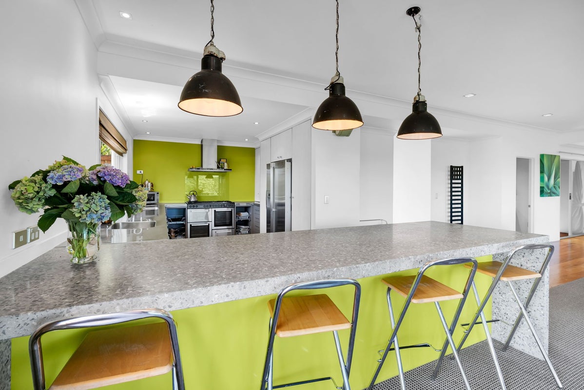 117 Poplar Grove, Whalers Gate, New Plymouth - Carousel 1