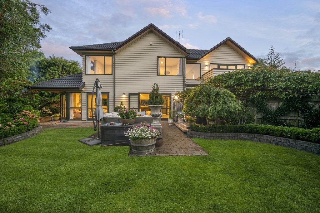 9 Langana Avenue, Browns Bay, Auckland - Carousel 2