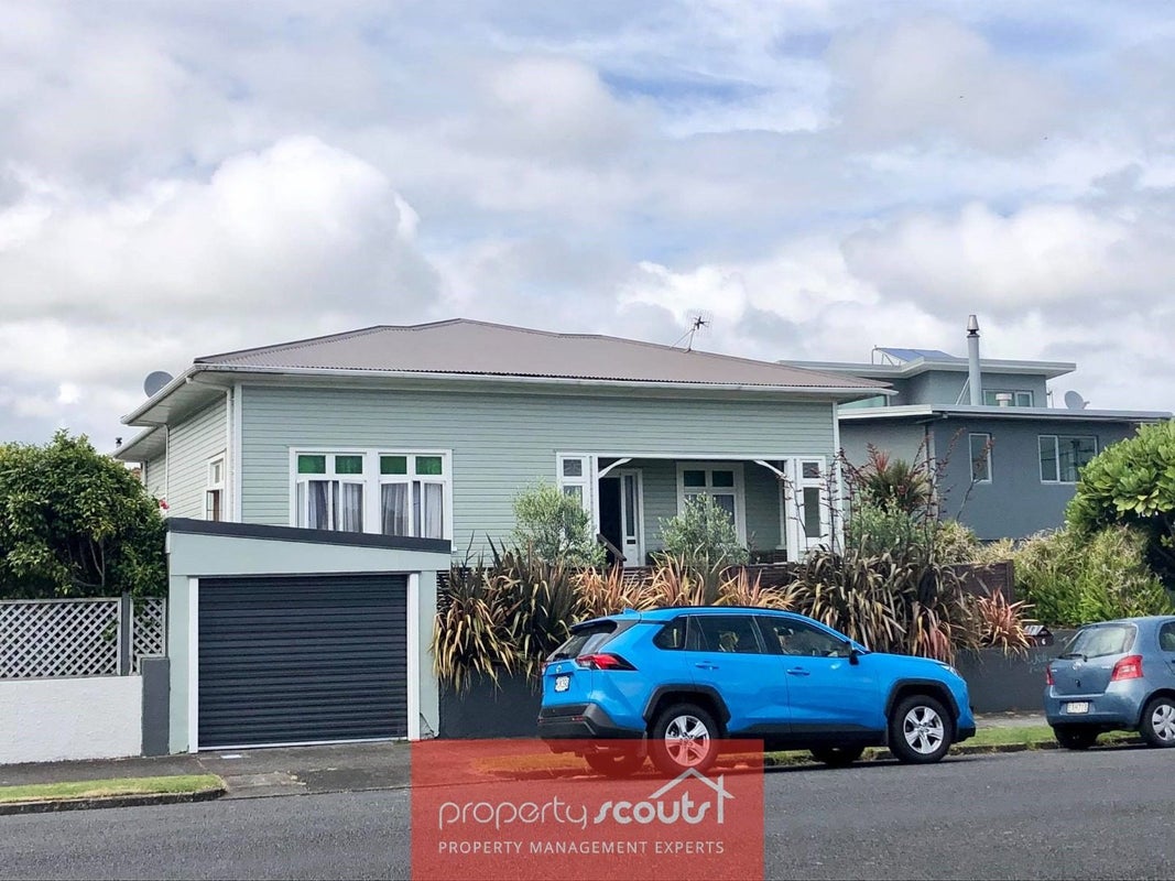 6 Princes Street, Fitzroy, New Plymouth - Carousel 1