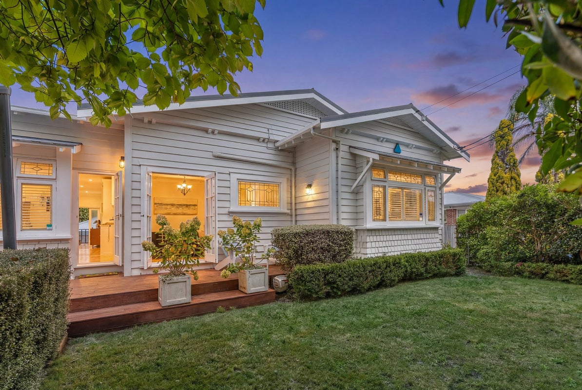 29 Athlone Road, Glendowie, Auckland - Carousel 1