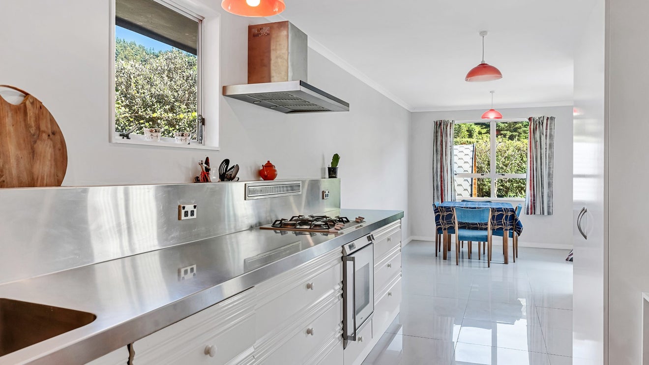 25 Churchill Crescent, Featherston - Carousel 1