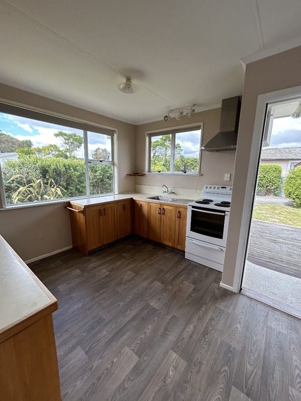 10 Cavendish Crescent, Awapuni, Palmerston North - Carousel 2
