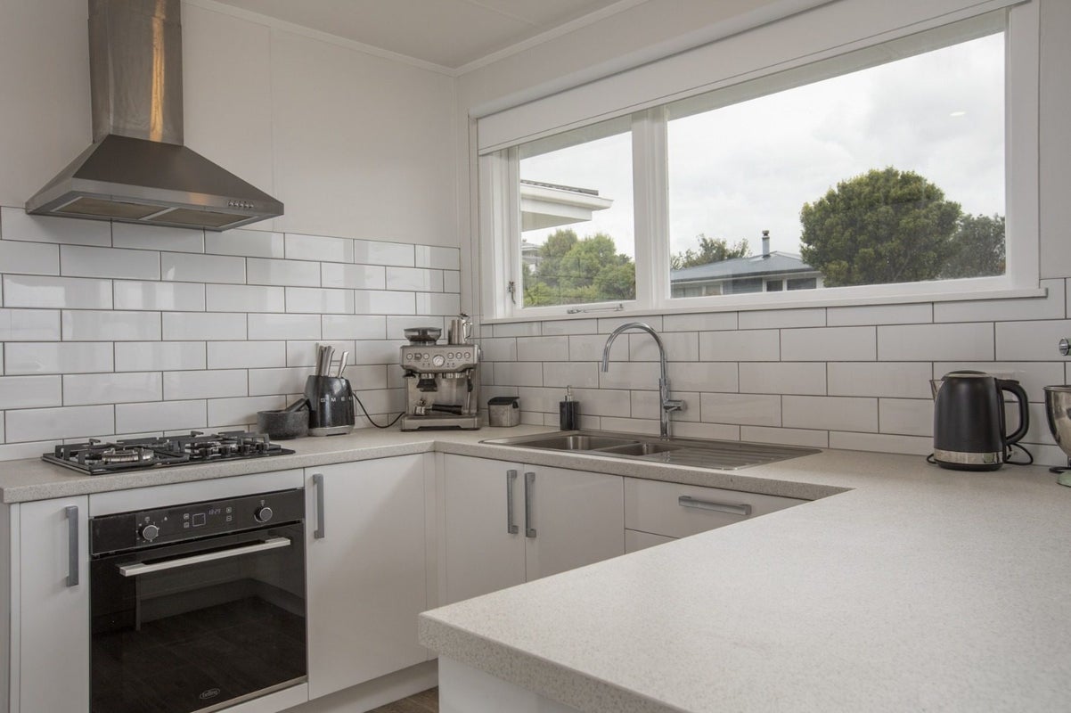 12 Lenox Grove, Johnsonville, Wellington - Carousel 2