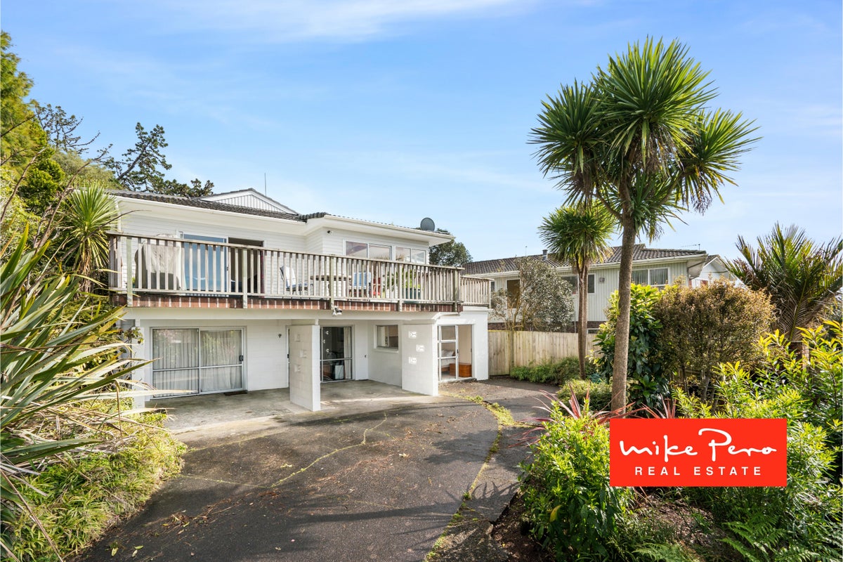 44 Shetland Street, Glen Eden, Auckland - Carousel 1