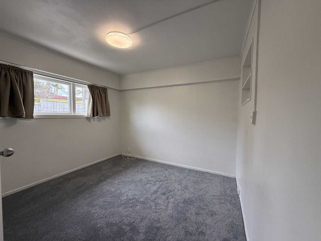16 Avonleigh Road, Green Bay, Auckland - Carousel 13