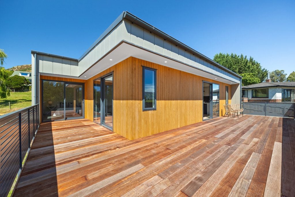 10 Peel Street, Mornington, Dunedin - Carousel 1