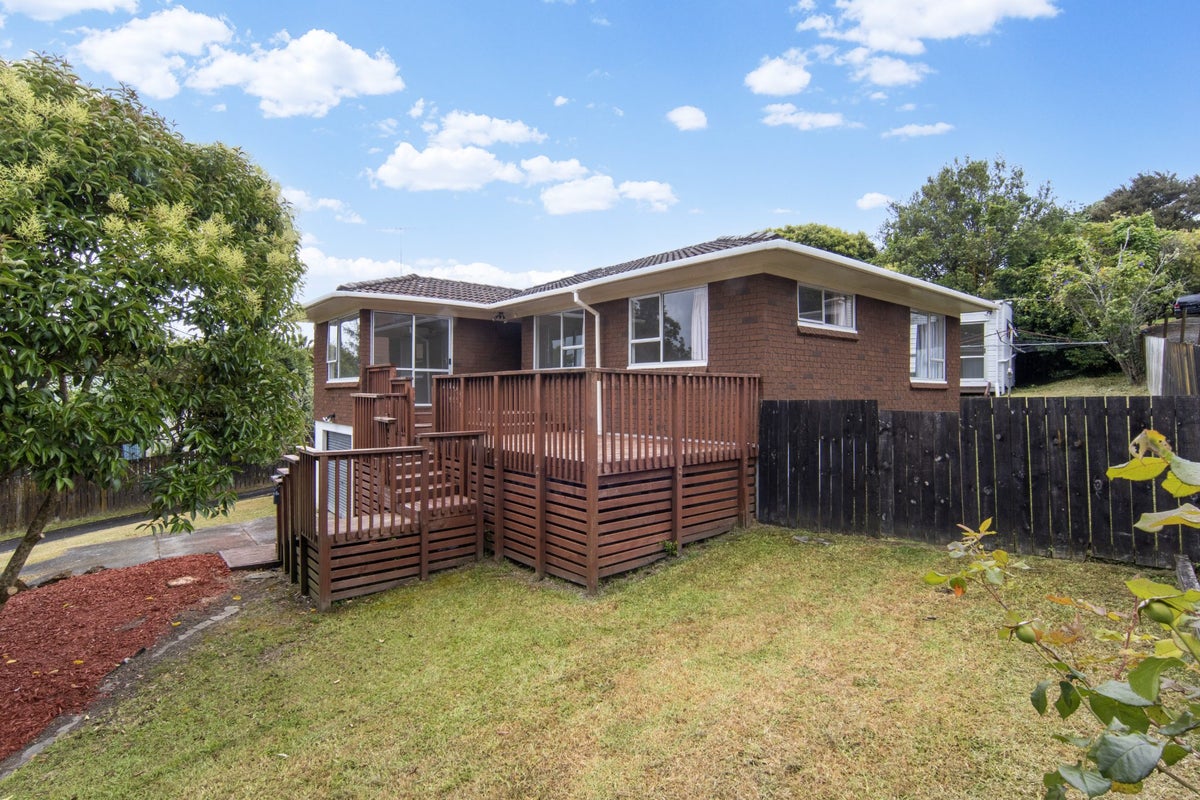 14 Zingaro Place, Massey, Auckland - Carousel 15