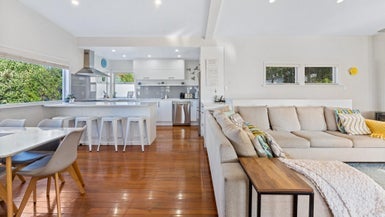 9 Ladies Mile, Manly, Whangaparaoa - Carousel 1
