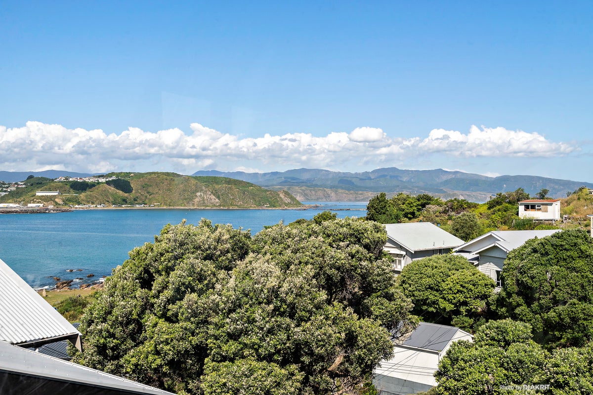 12 Hungerford Road, Lyall Bay, Wellington - Carousel 2