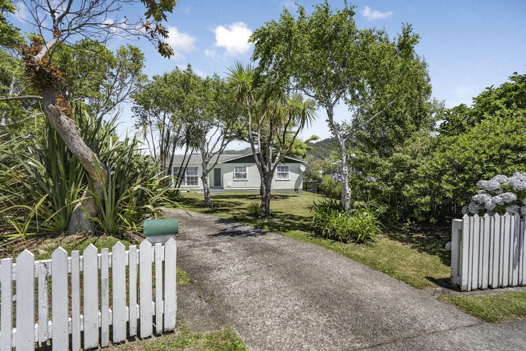 16 Mimihau Grove, Wainuiomata, Lower Hutt - Carousel 21