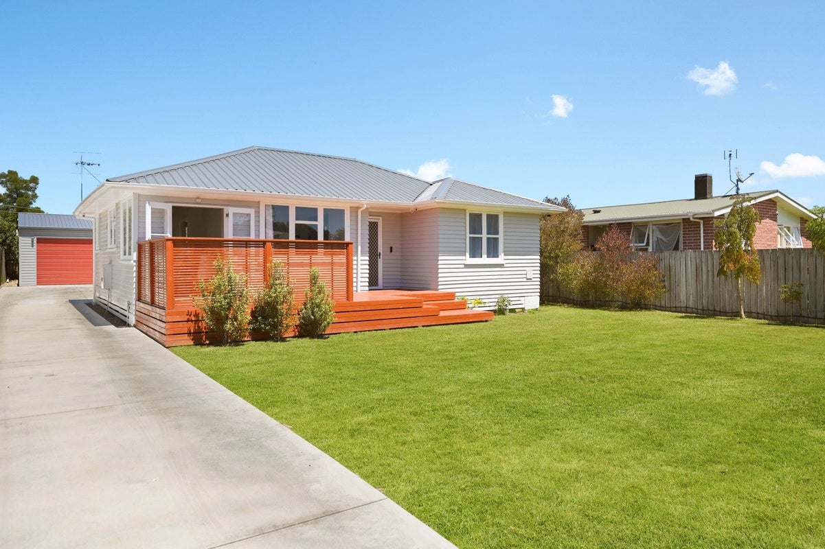 8 Aspiring Crescent, Chartwell, Hamilton - Carousel 1