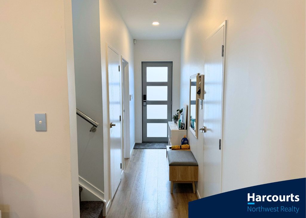 13 Houhora Street, Westgate, Auckland - Carousel 2
