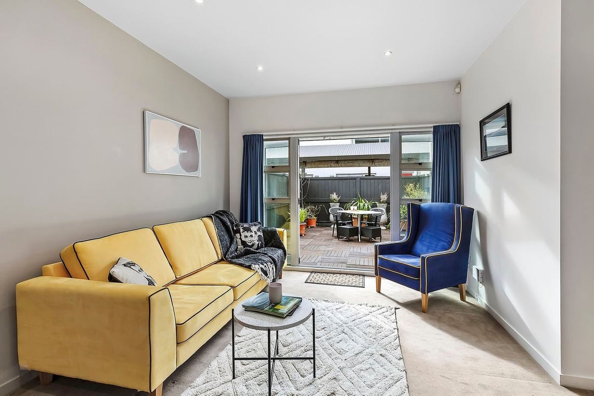 2/77 Tory Street, Te Aro, Wellington - Carousel 1