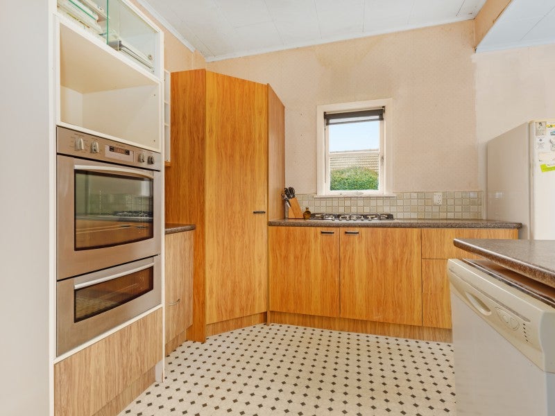 19 Findlay Street, Tawa, Wellington - Carousel 2