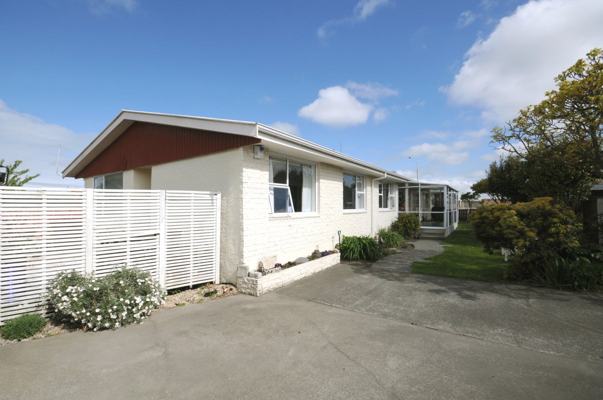 2 Peebles Drive, Hei Hei, Christchurch - Carousel 2