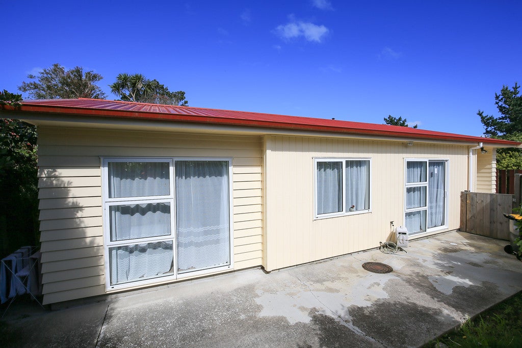29A Turville Crescent, Newlands, Wellington - Carousel 1
