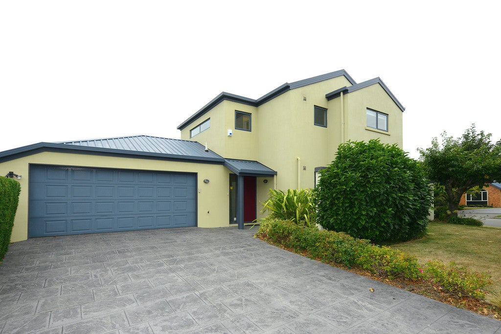 8 Chesterfield Mews, Russley, Christchurch - Carousel 1