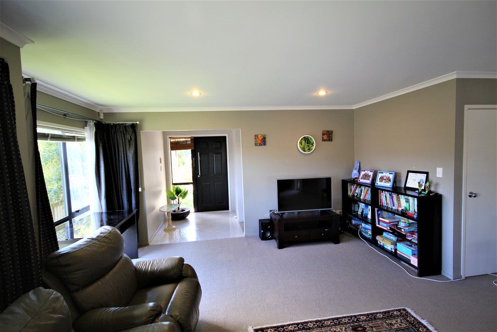 1 Ravine Lane, Oteha, Auckland - Carousel 11