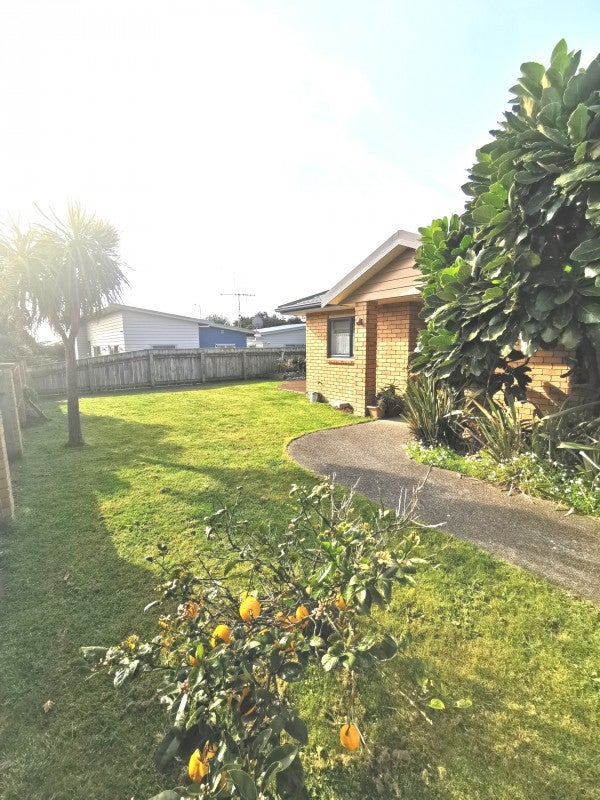 4 Byron Brown Place, Otaki Beach, Otaki - Carousel 2