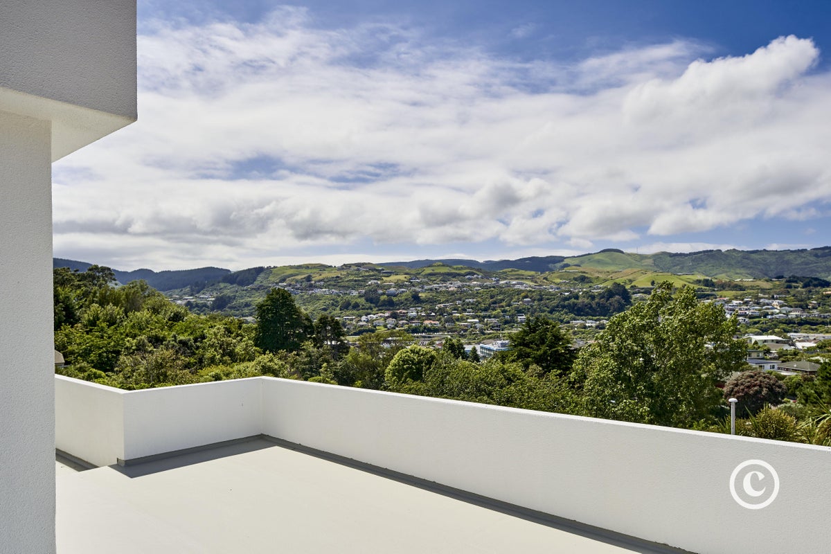 17 Olivia Crescent, Tawa, Wellington - Carousel 2