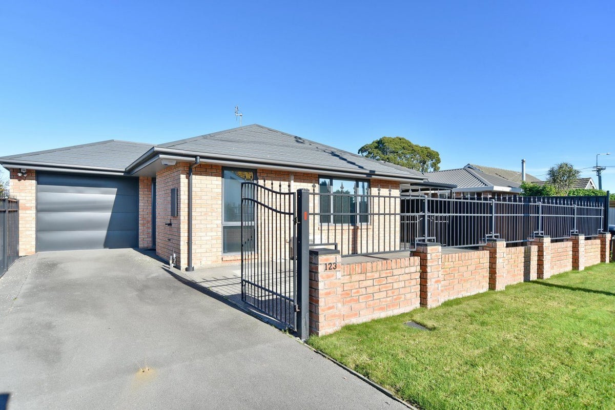 1/123 Sawyers Arms Road, Northcote, Christchurch - Carousel 1