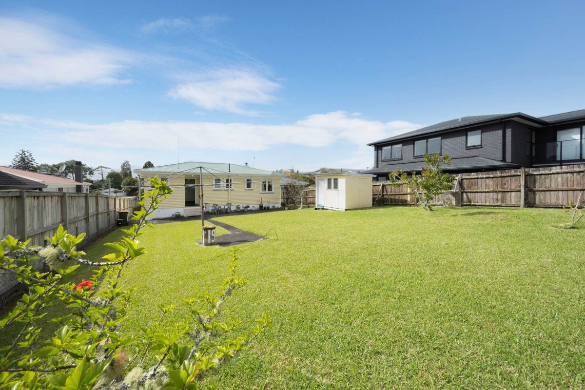40 Kelwyn Road, Kelston, Waitakere City, Auckland - Carousel 2