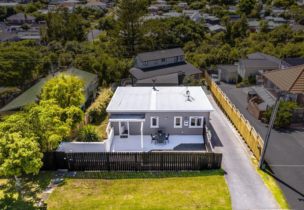 80 Glendale Road, Glen Eden, Auckland - Carousel 1
