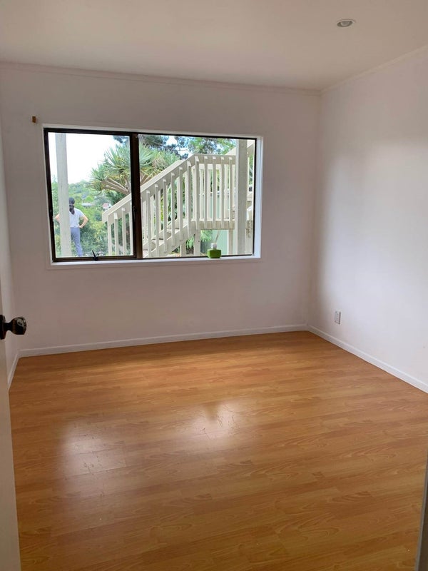 8 Squirrel Lane, Browns Bay, Auckland - Carousel 2