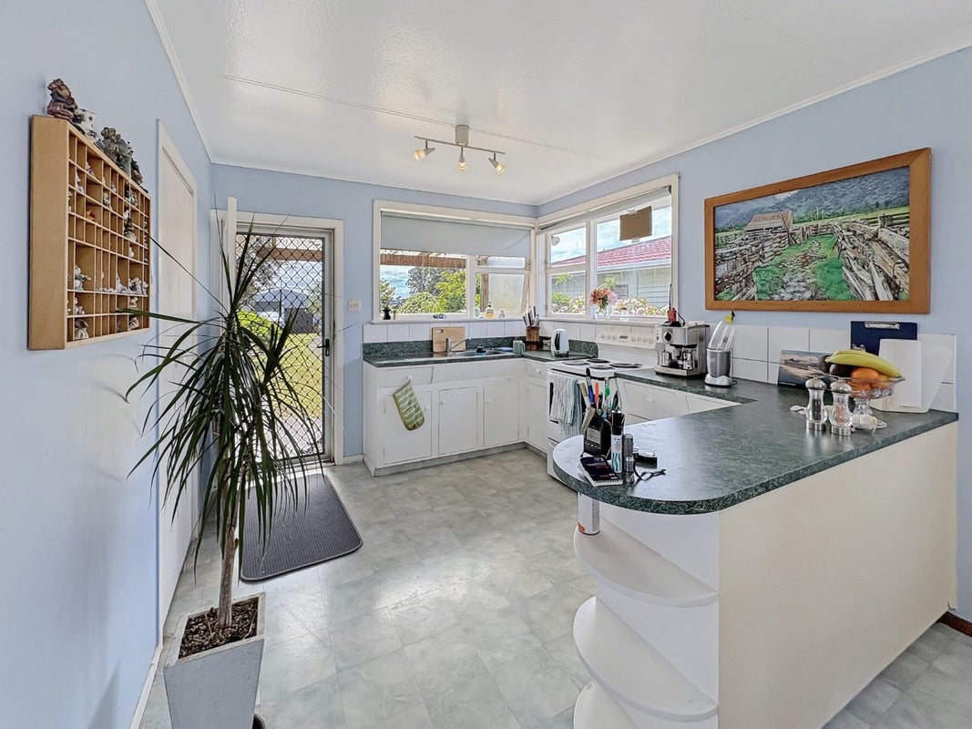 140 Cornfoot Street, Castlecliff, Whanganui - Carousel 2