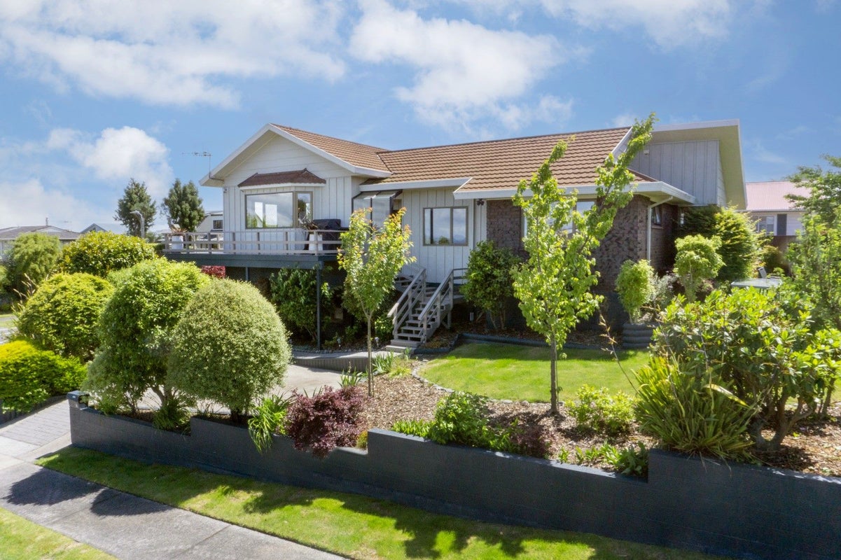 7 Hampstead Place, Richmond Heights, Taupo - Carousel 1