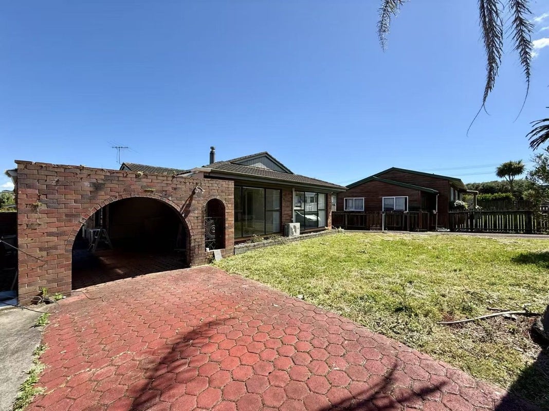 3 Palm Court Drive, Glen Eden, Auckland - Carousel 2