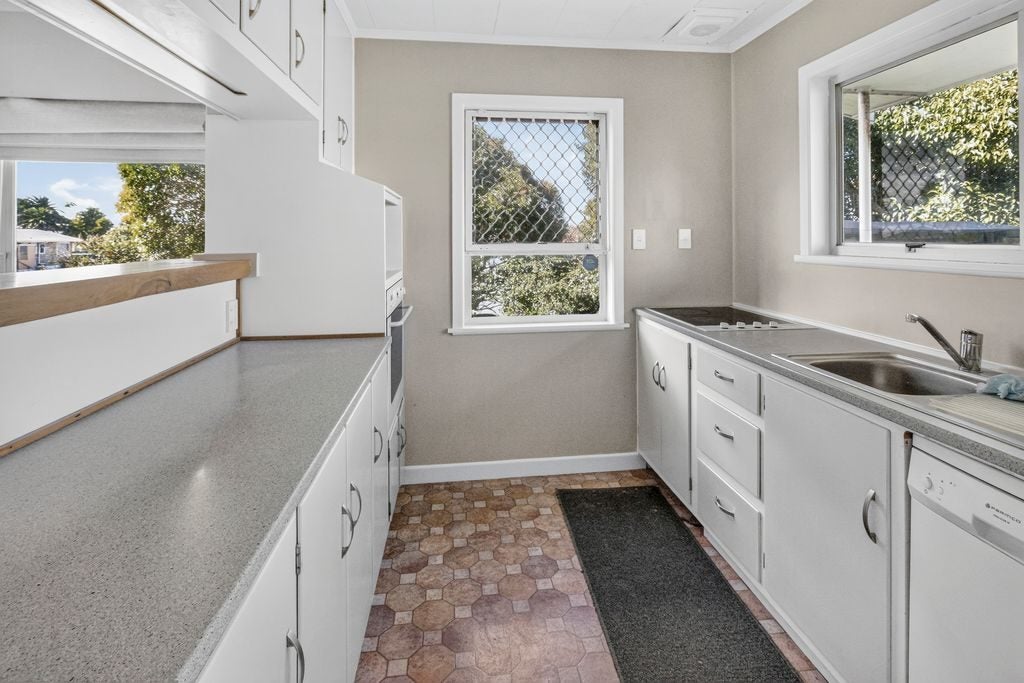 5A Mckenzie Road, Mangere Bridge, Auckland - Carousel 2