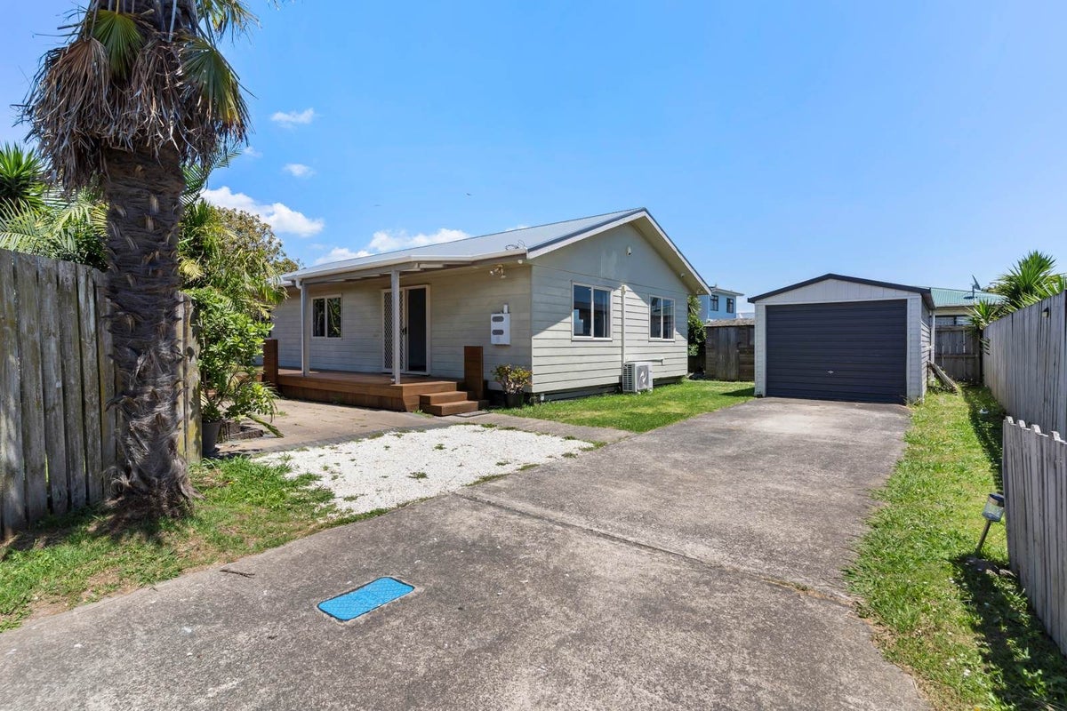 85 Templeton Place, Clendon Park, Auckland - Carousel 1