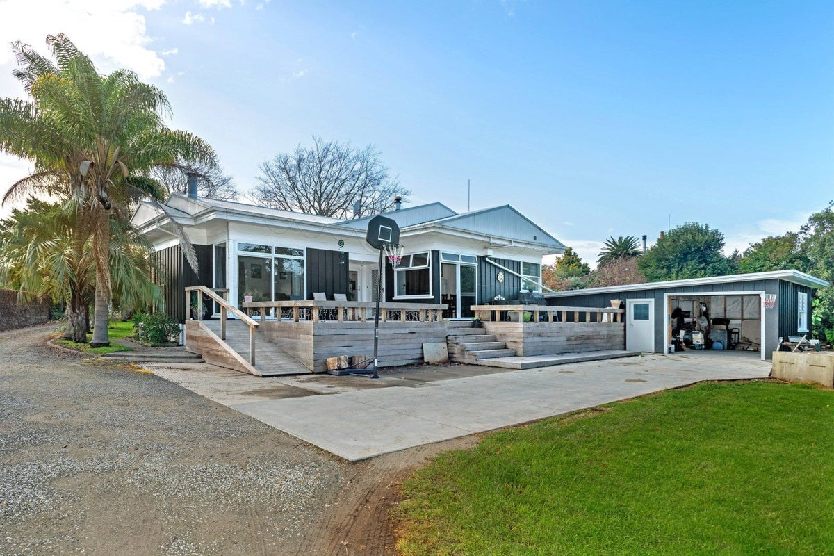 76 Oak Street, Mangapapa, Gisborne - Carousel 1