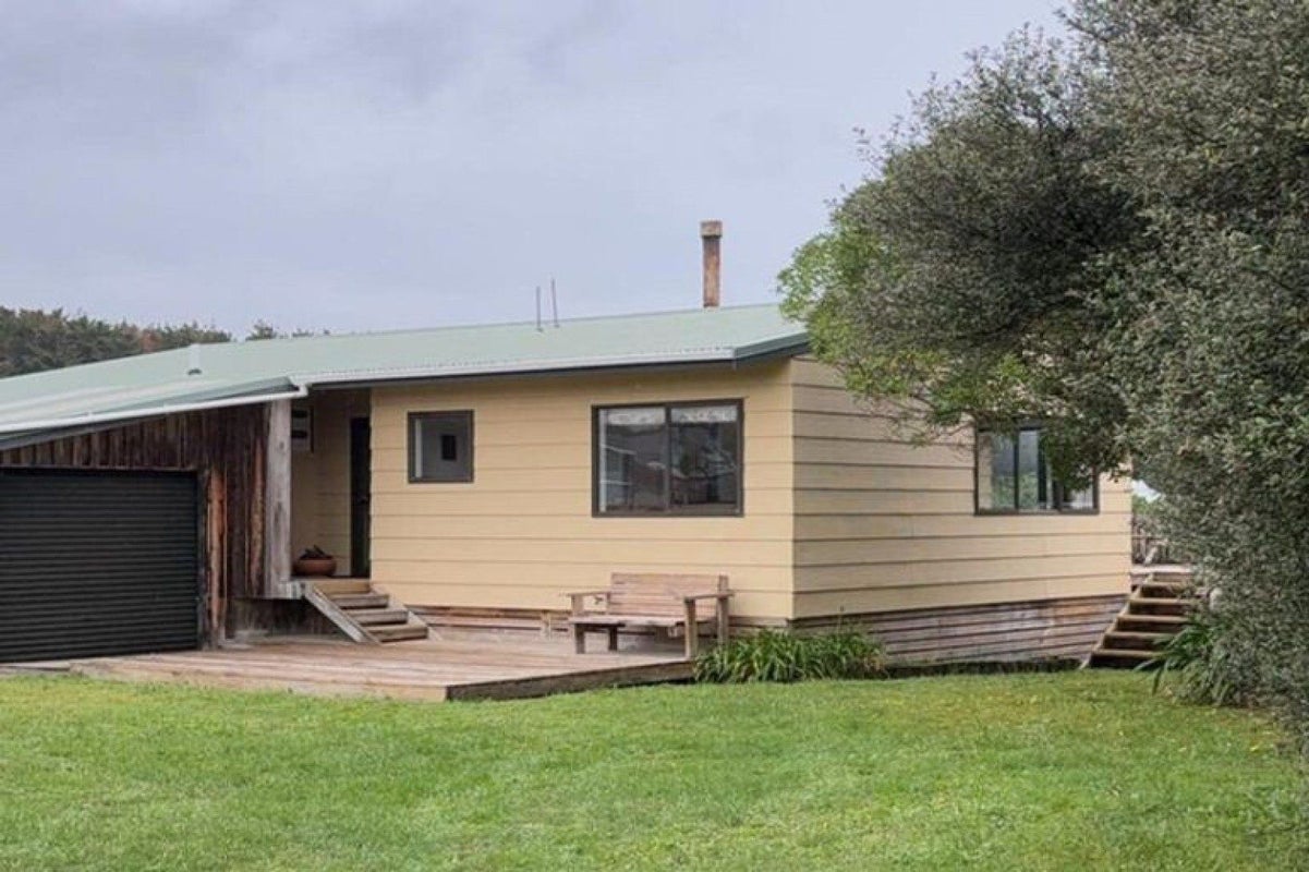 13 Arataki Street, WAITARERE BEACH, LEVIN - Carousel 1