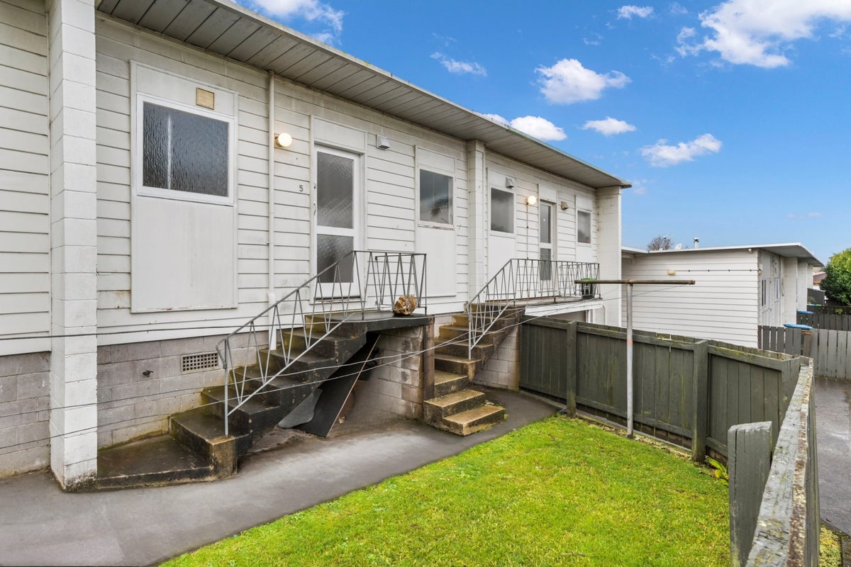5/9 Mountain Road, Mount Wellington, Auckland - Carousel 1