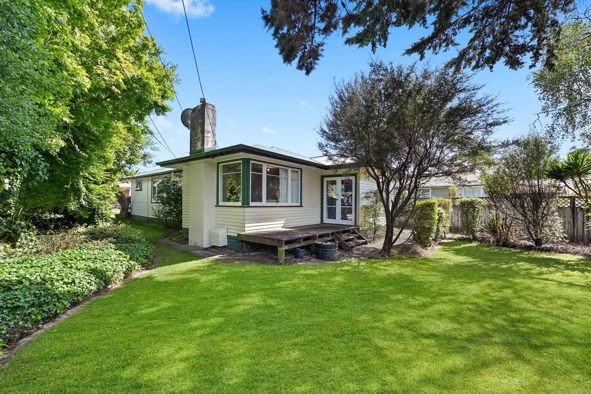 63 Masters Avenue, Hillcrest, Hamilton - Carousel 1