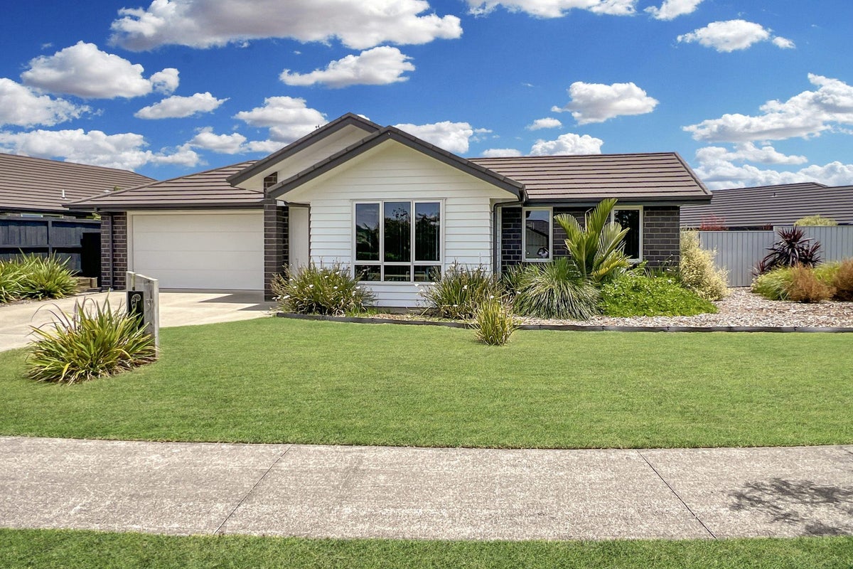 31 Fletcher Lane, Patumahoe, Pukekohe - Carousel 1