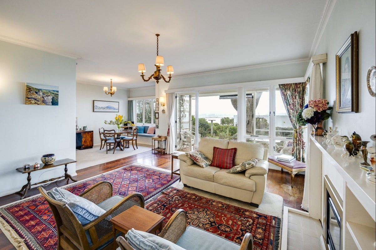 130 Thompson Road, Bluff Hill, Napier - Carousel 1
