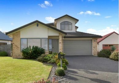 10 Longbush Road, Te Atatu Peninsula, Auckland - Carousel 2