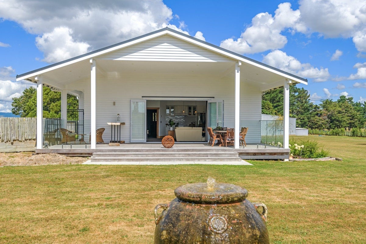 150 Hansens Line, Newbury, Palmerston North - Carousel 2