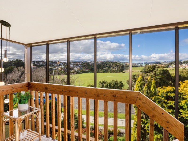 16 Albatross Close, Whitby, Porirua - Carousel 2