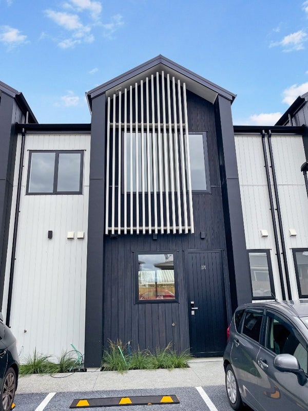 27E Dawnhaven Drive, Te Atatu Peninsula, Auckland - Carousel 1