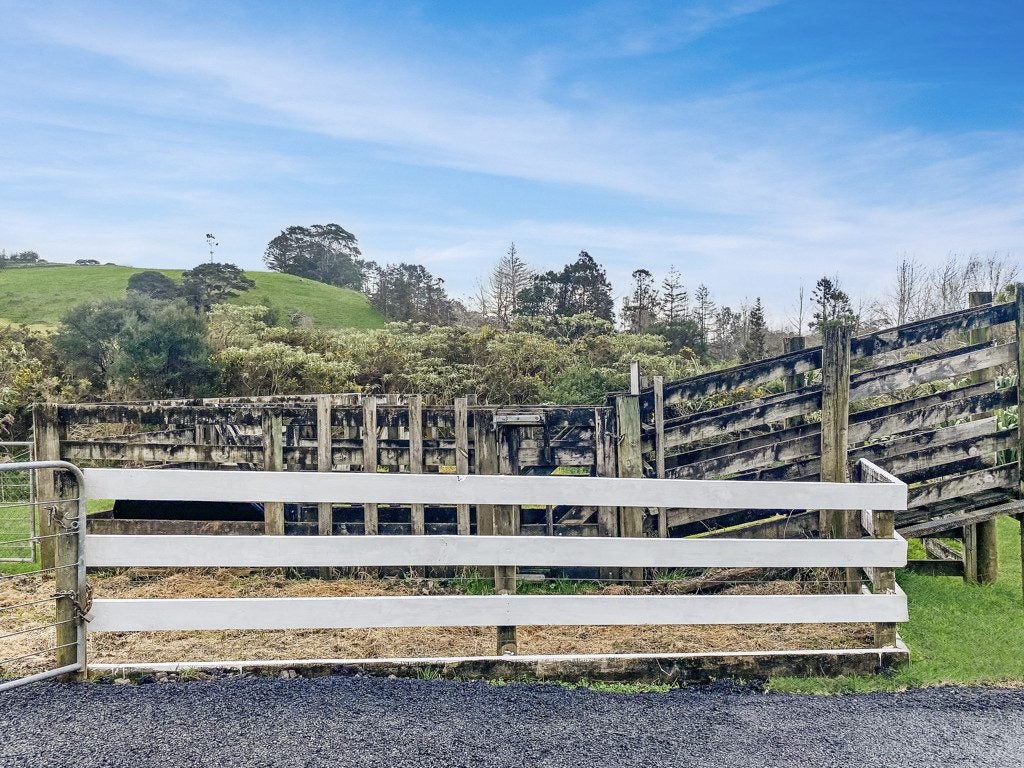 33 Anzac Valley Road, Waitakere, Auckland - Carousel 15